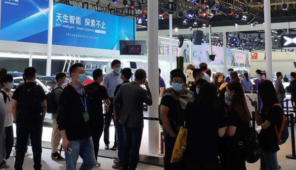 “双节”假期新能源汽车销售快速增长，家电市场消费升温
